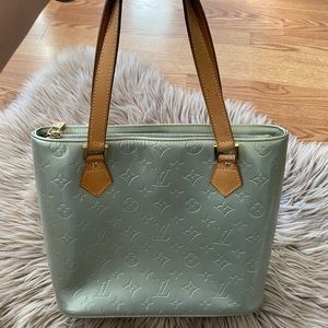 Authentic Louis Vuitton Vernis Bag